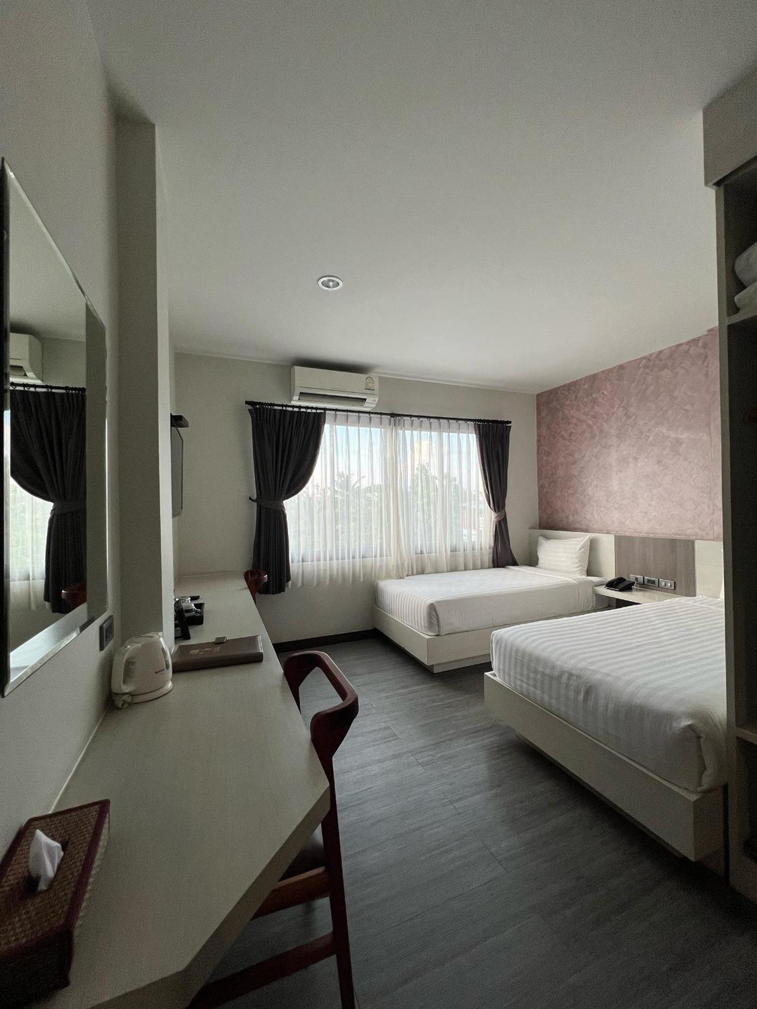 Socool Grand Hotel Nang Rong Dış mekan fotoğraf
