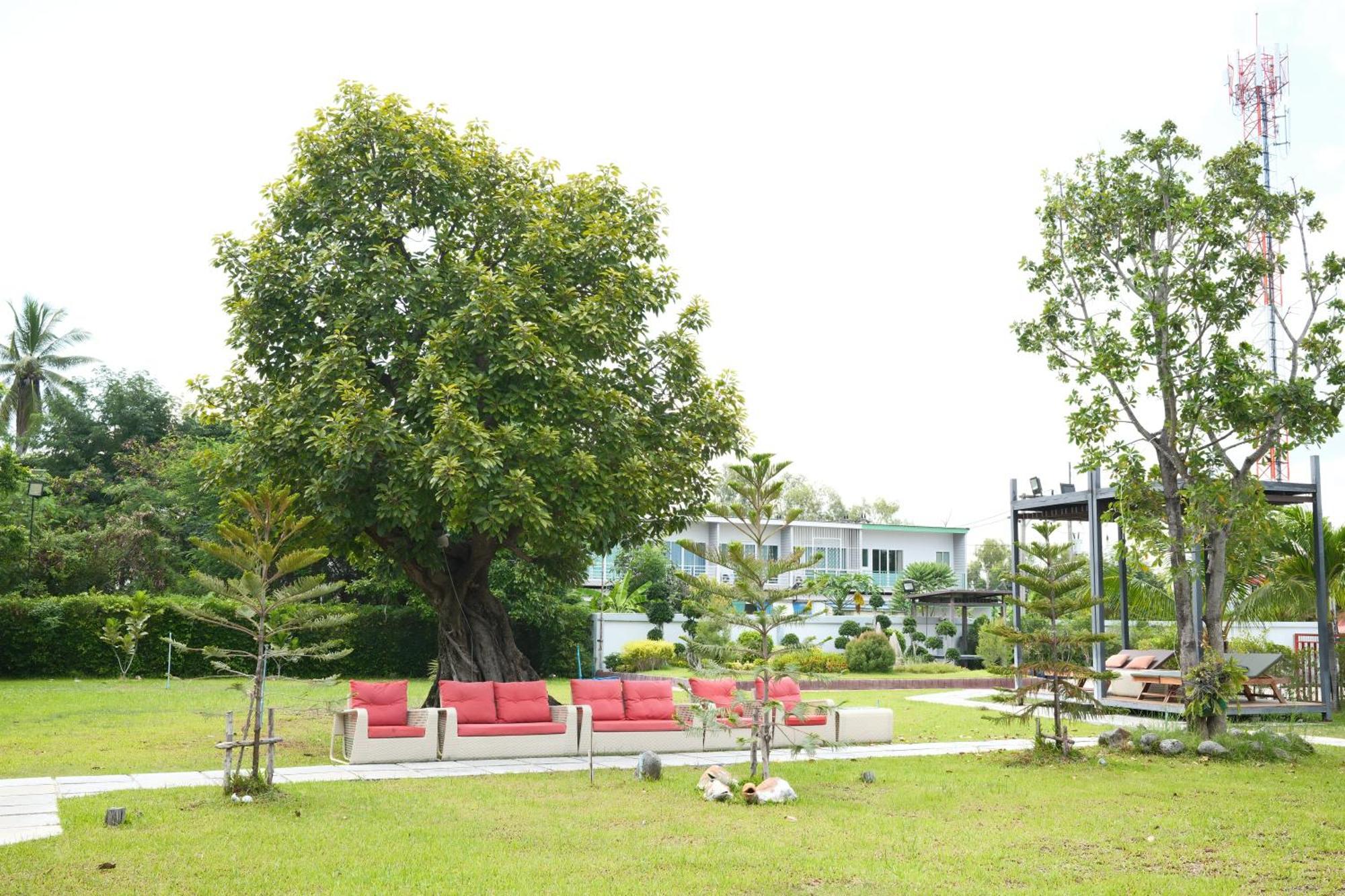 Socool Grand Hotel Nang Rong Dış mekan fotoğraf
