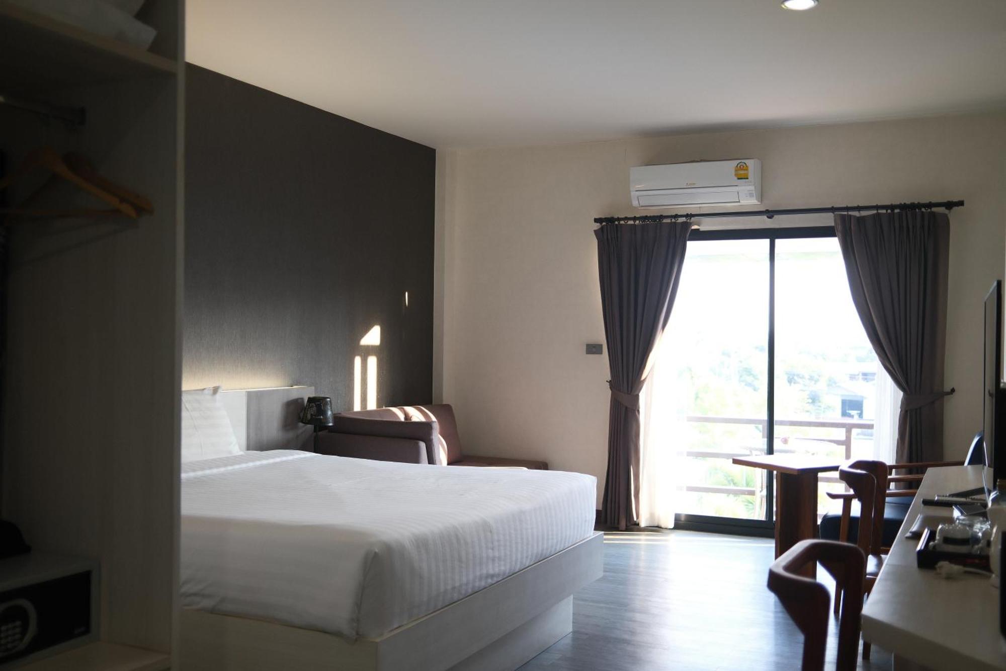 Socool Grand Hotel Nang Rong Dış mekan fotoğraf